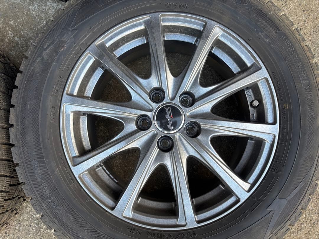 田舎町の趣味家さん 専用　30プリウス　スタッドレス　2022年製　ダンロップ