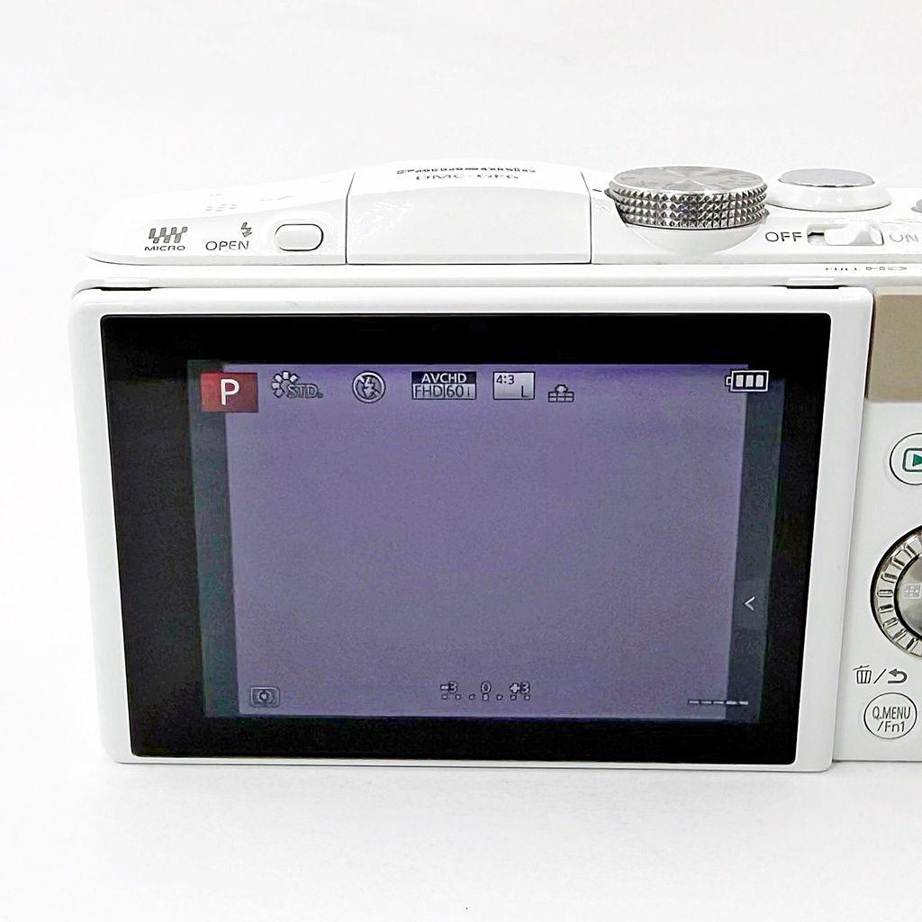 【美品】パナソニック DMC-GF6W ダブルズームキット ミラーレス カメラ