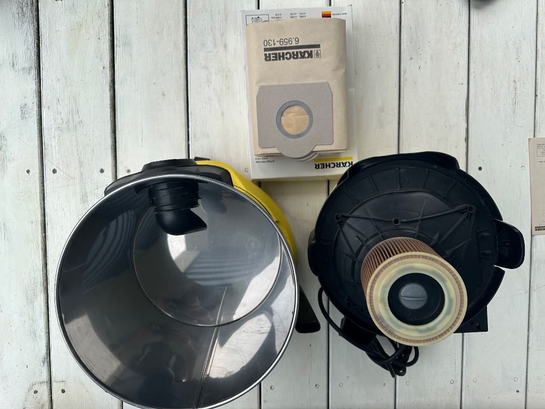 値下げ！KARCHER WD3.310Mケルヒャー乾湿両用掃除機フィルター4枚付