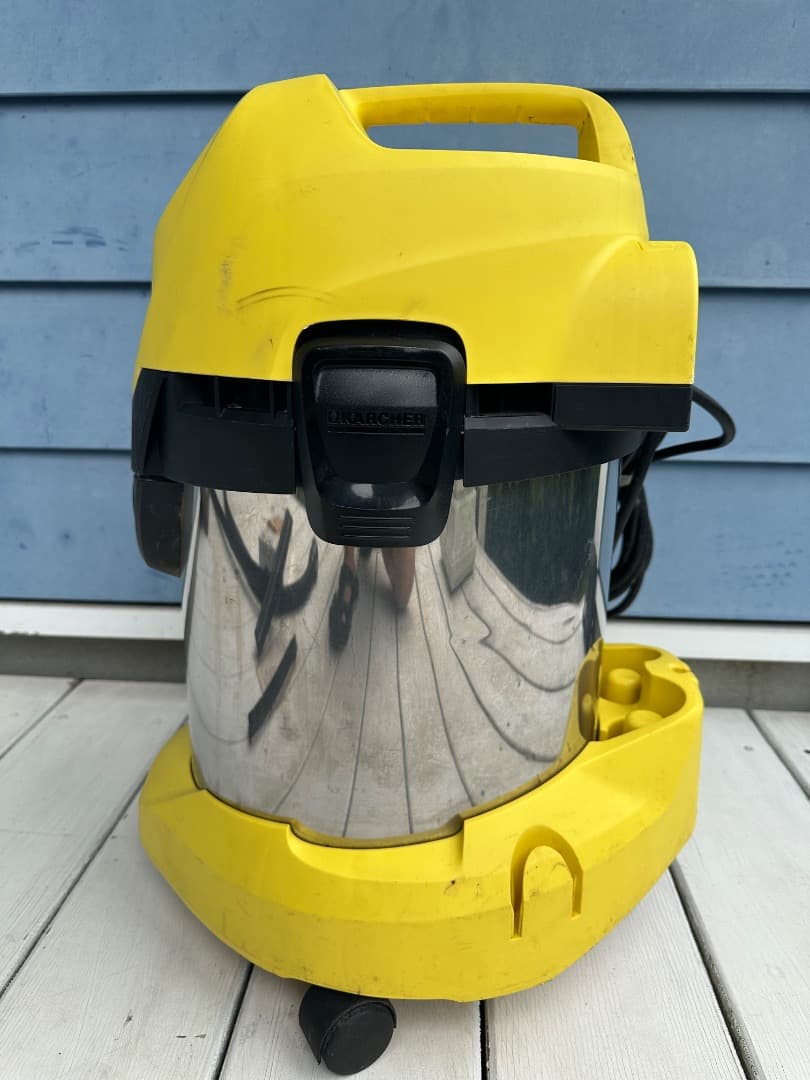 値下げ！KARCHER WD3.310Mケルヒャー乾湿両用掃除機フィルター4枚付