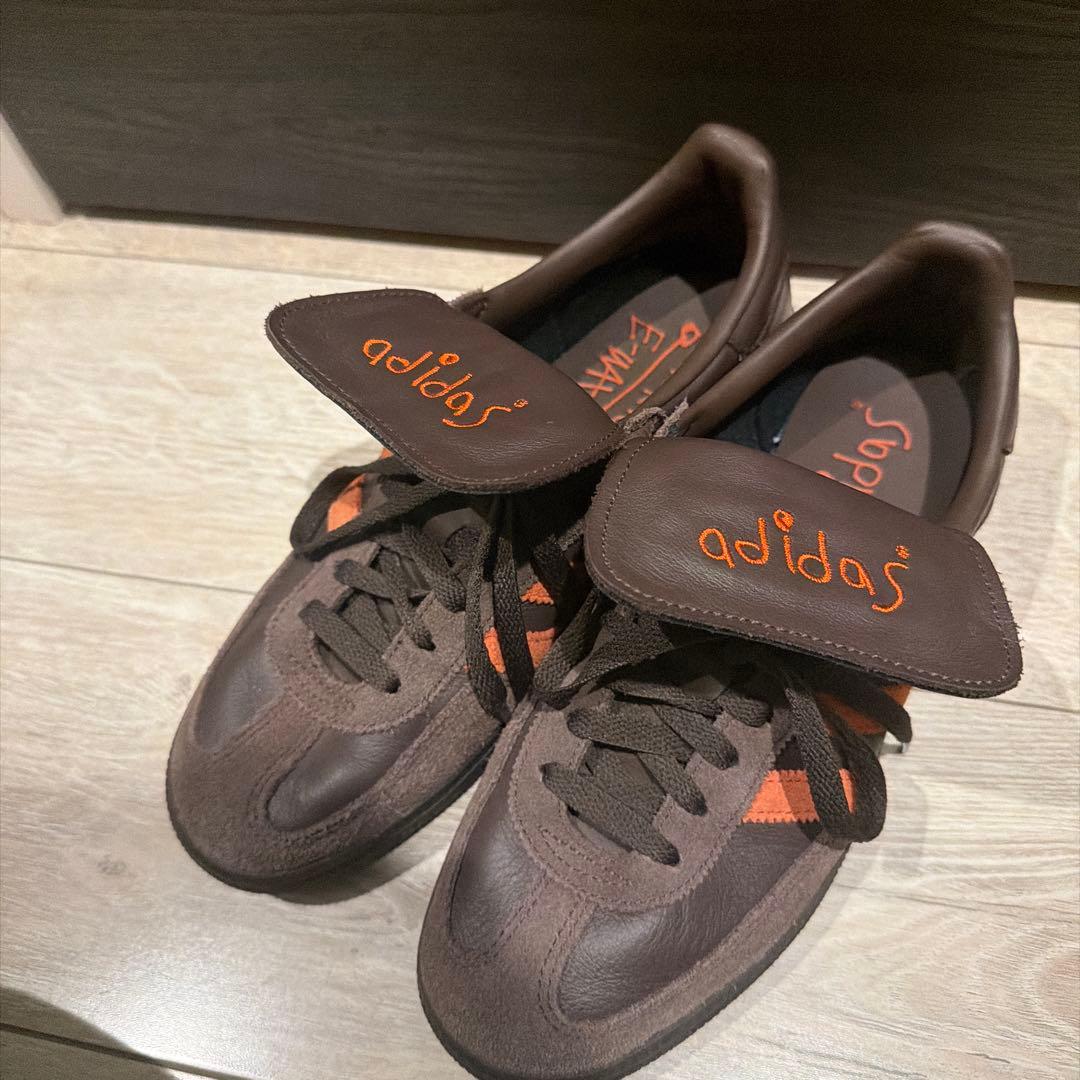adidas ブラウンレザー スニーカー
