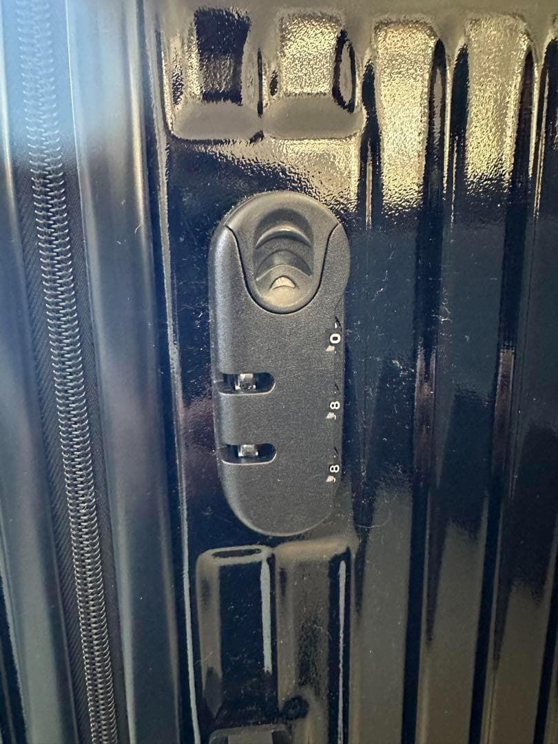 スーツケース　ブラック　スリムタイプ　大型Lサイズ　98L 樹脂製　軽量