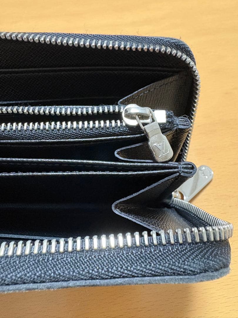 Louis Vuitton エピ　ジッピー・ウォレット　黒