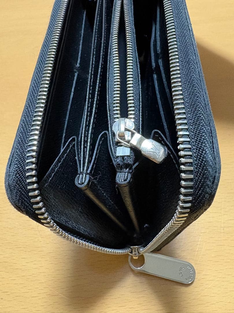 Louis Vuitton エピ　ジッピー・ウォレット　黒