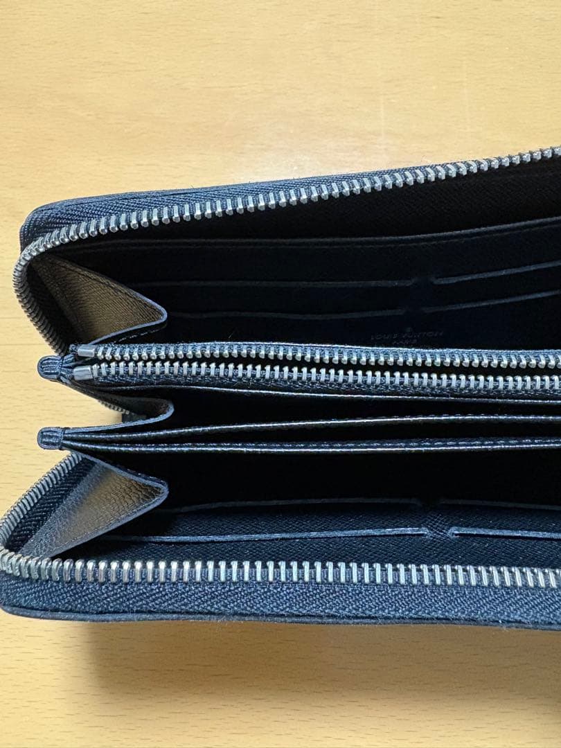 Louis Vuitton エピ　ジッピー・ウォレット　黒