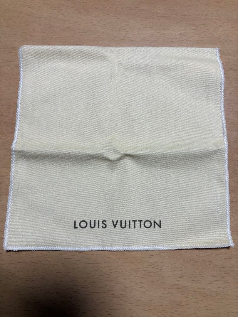 Louis Vuitton エピ　ジッピー・ウォレット　黒