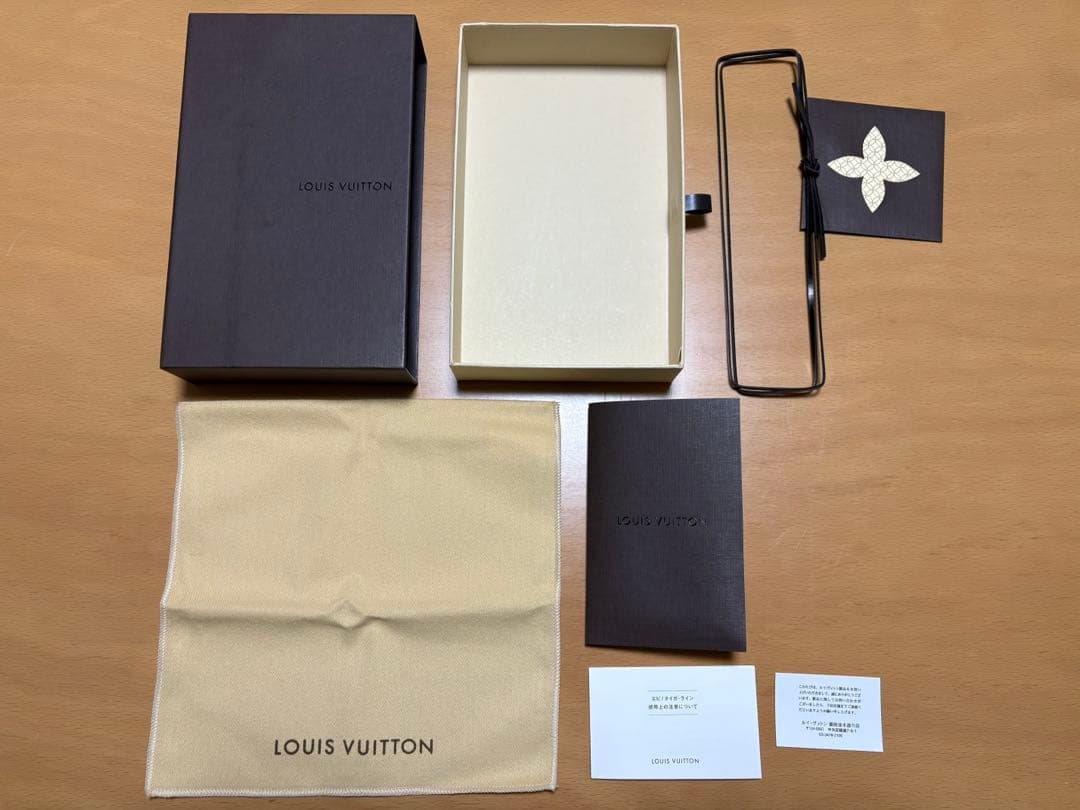 Louis Vuitton エピ　ジッピー・ウォレット　黒