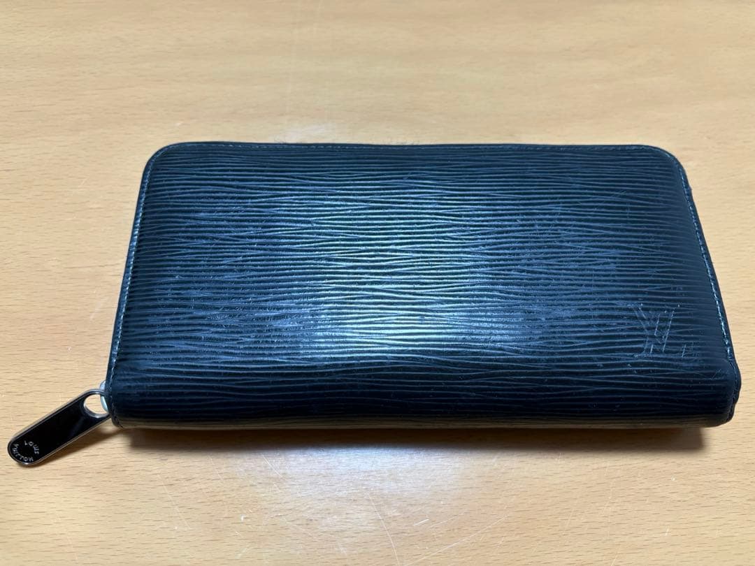 Louis Vuitton エピ　ジッピー・ウォレット　黒