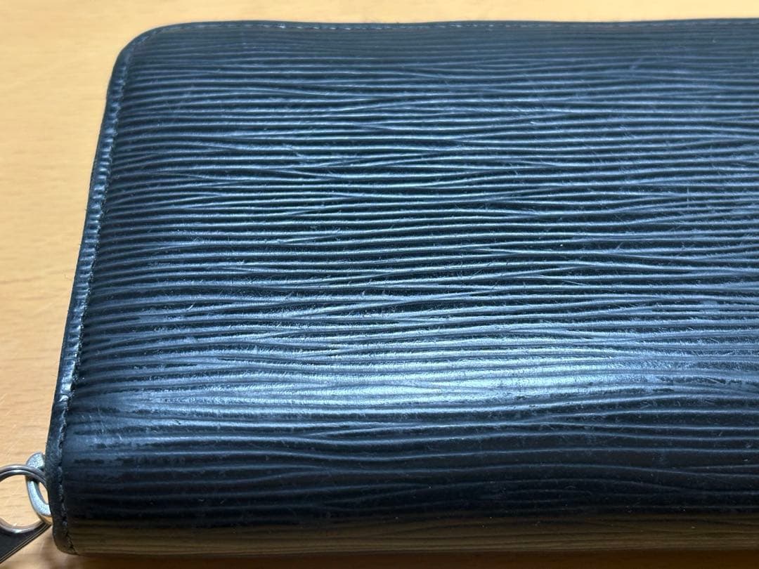 Louis Vuitton エピ　ジッピー・ウォレット　黒