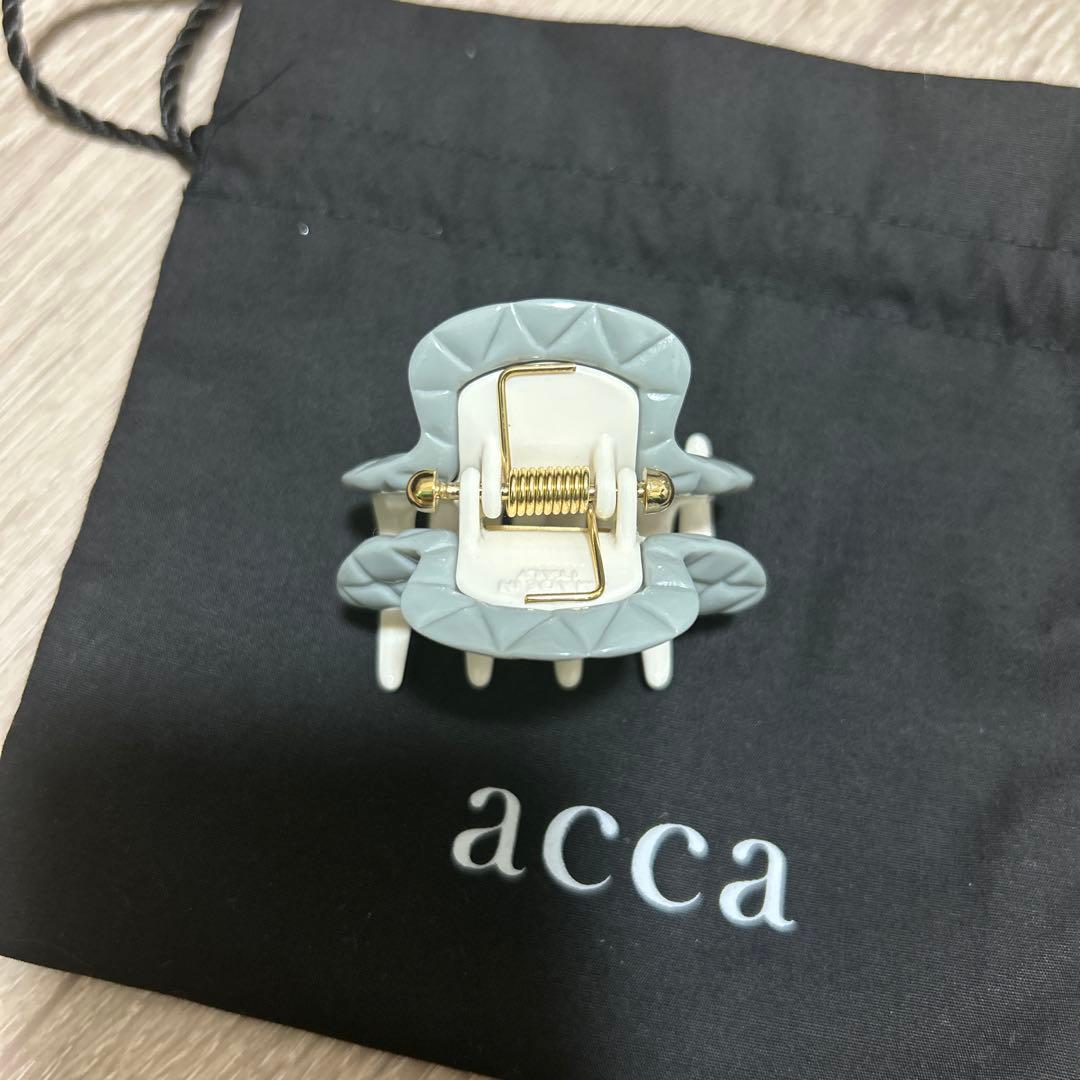 acca ヘアクリップ グレーとホワイト　グランデサイズ