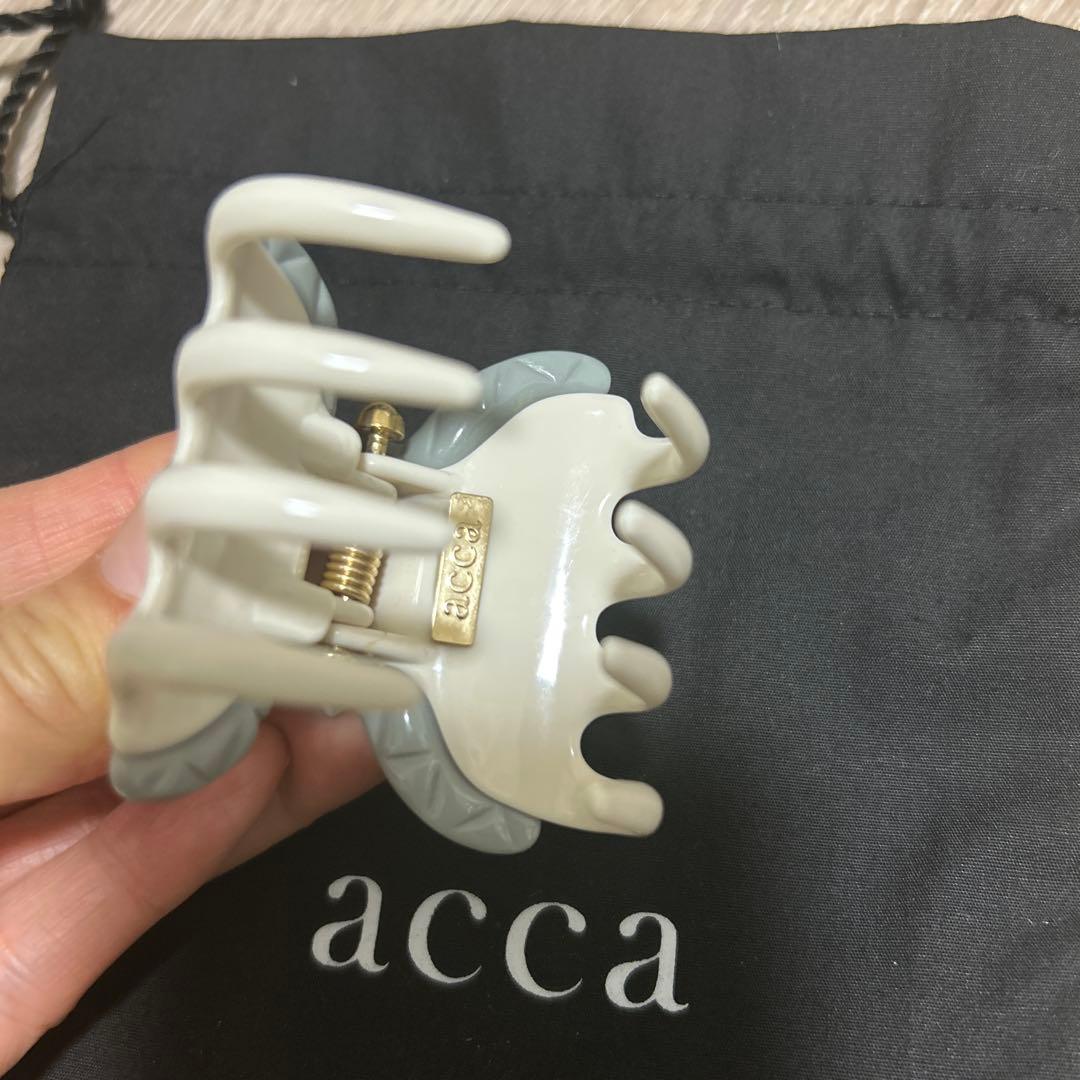 acca ヘアクリップ グレーとホワイト　グランデサイズ
