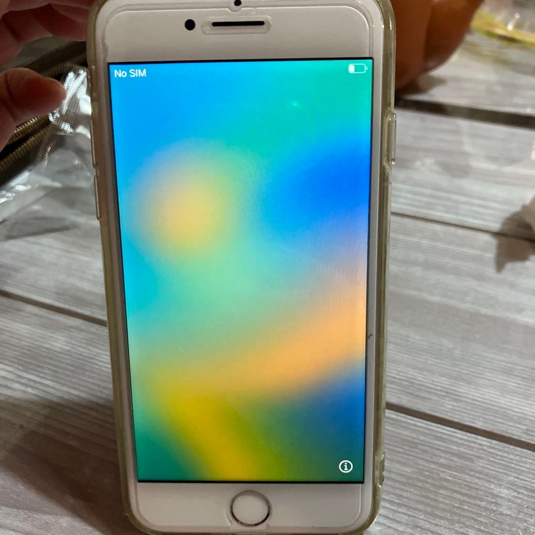 Apple iPhone 8 シルバー 透明ケース付き