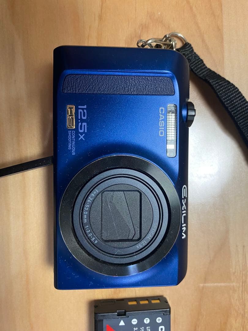 デジタルカメラ CASIO EXILIM EX-ZR200