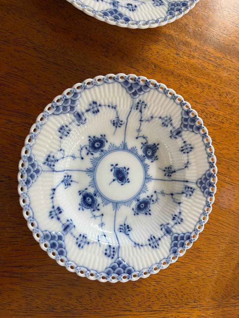 美品ロイヤルコペンハーゲンブルーフルーテッドフルレースディーププレート15cm