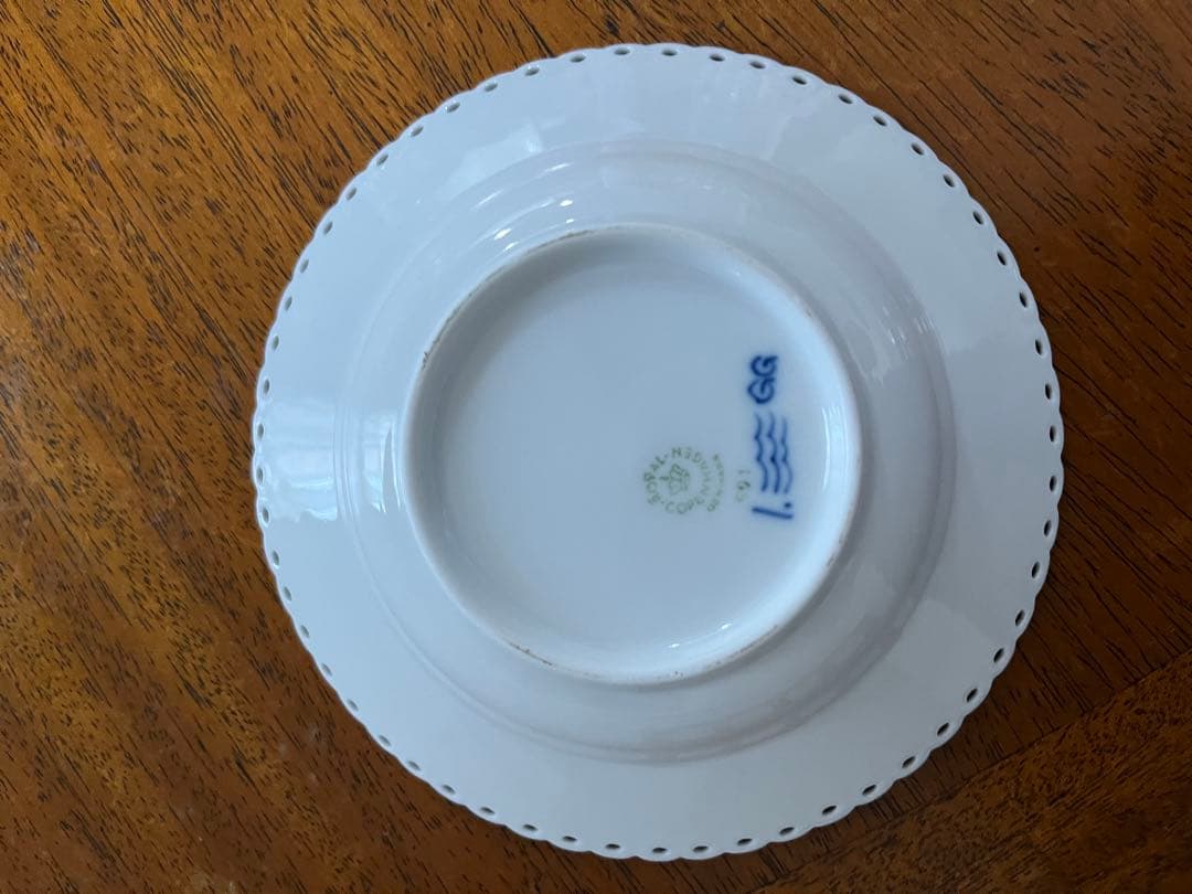 美品ロイヤルコペンハーゲンブルーフルーテッドフルレースディーププレート15cm