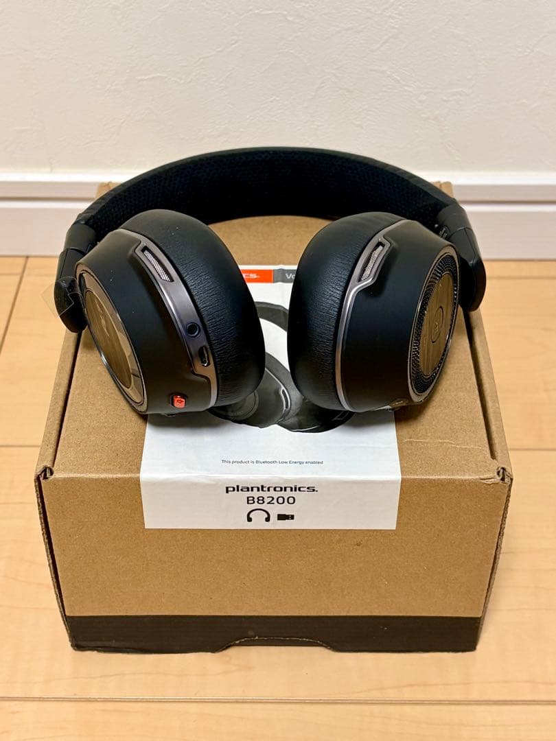 【激レア美品】Voyager 8200 UC テレワーク高級ヘッドセット 箱完備