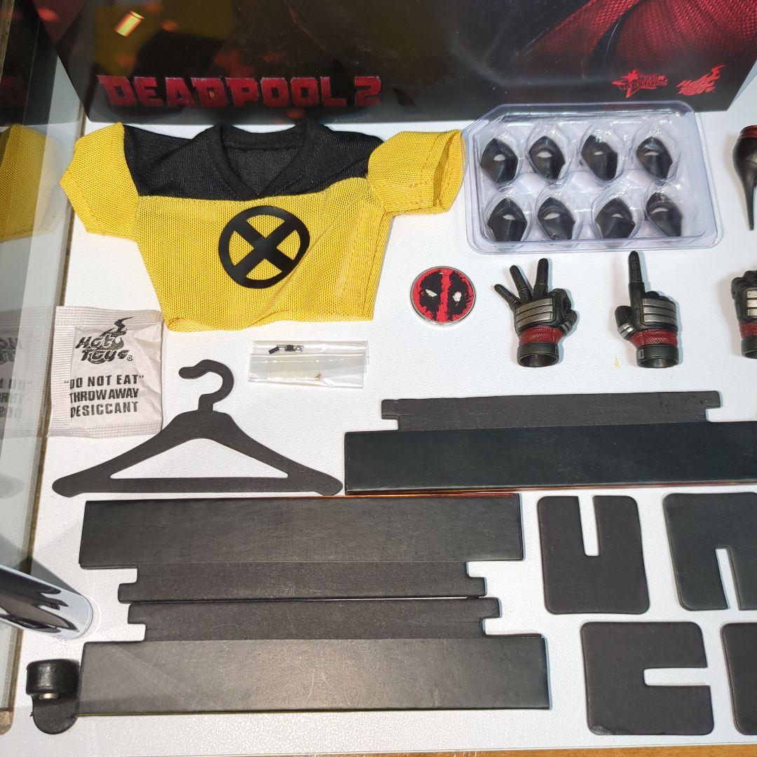 デッドプールホットトイズ