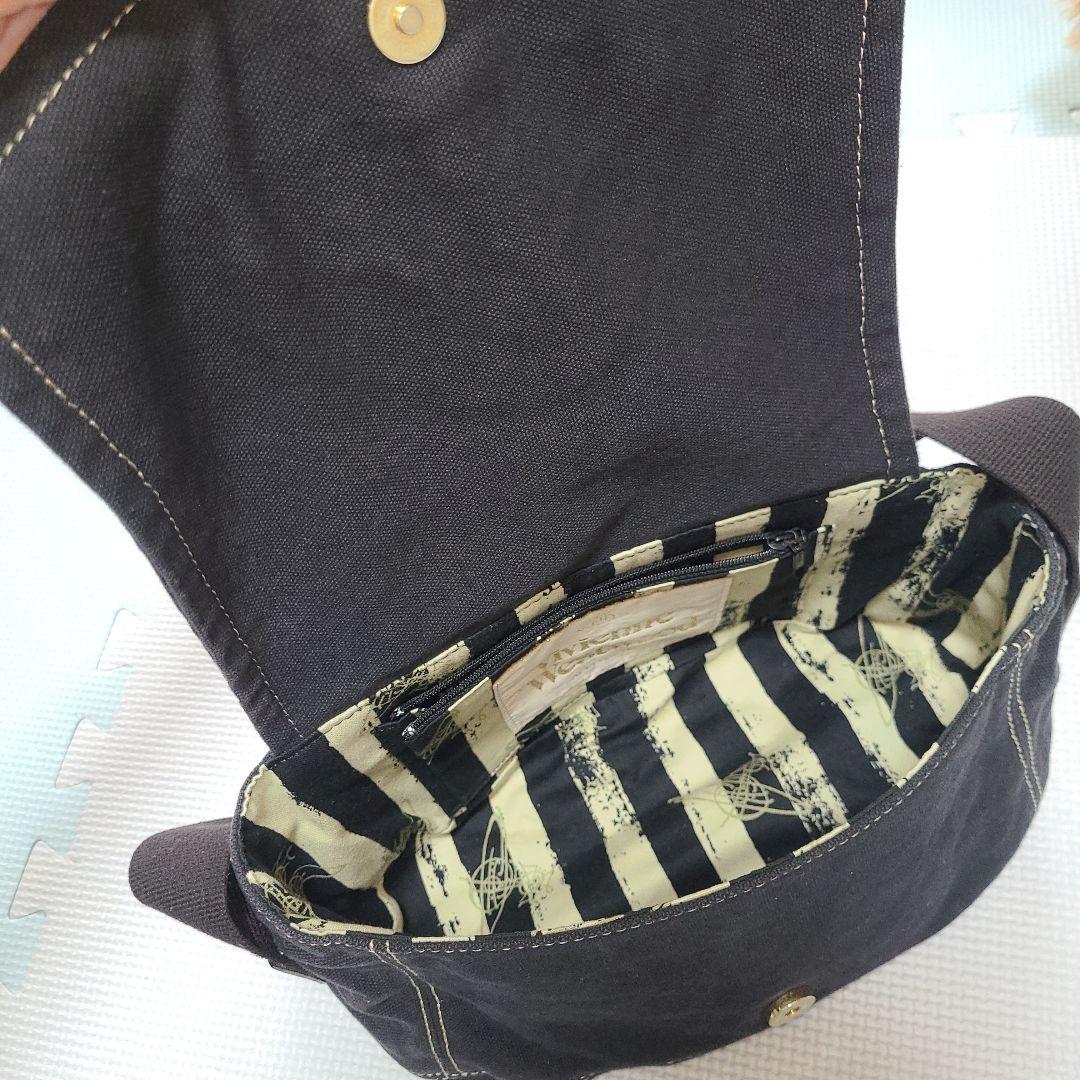 ヴィヴィアン　ショルダーバッグ　黒　キャンバス