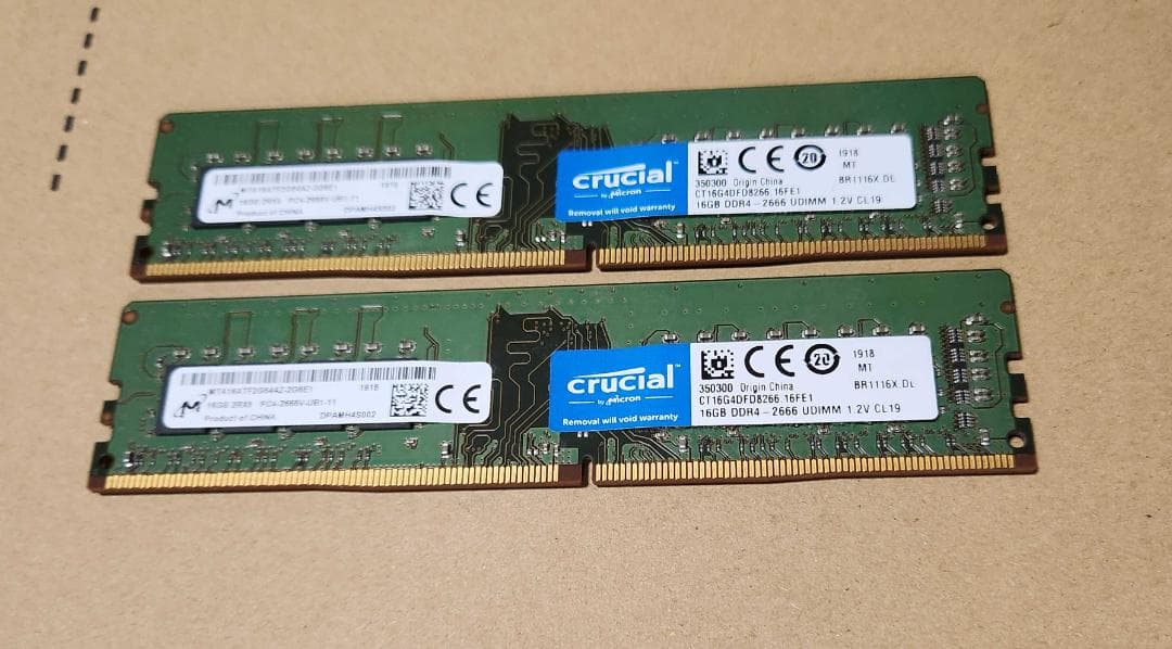 Crucial DDR4 16GBx2 中古