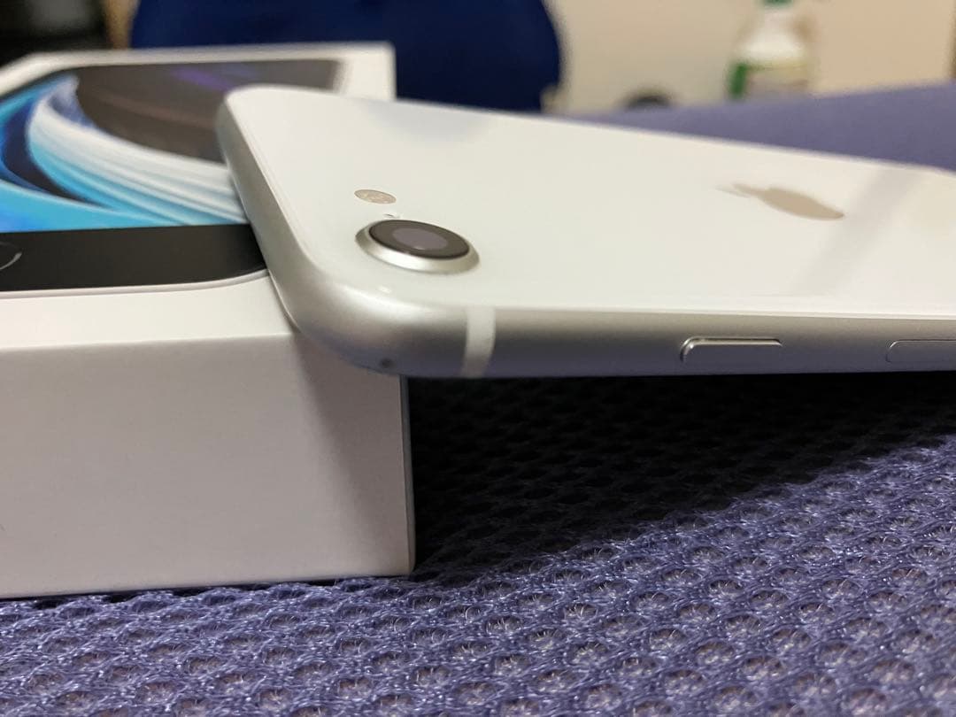 し*ね様 iPhone SE2 第2世代 64GB 白　ジャンク品