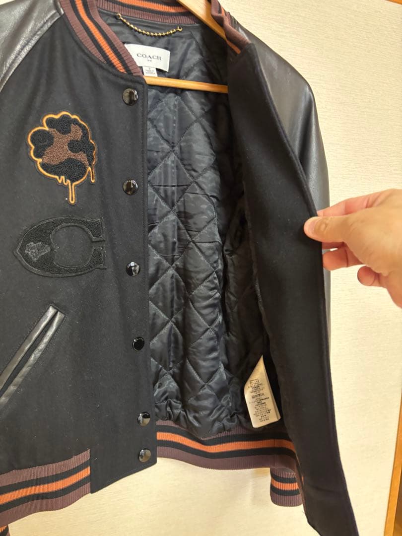 coachスタジャン