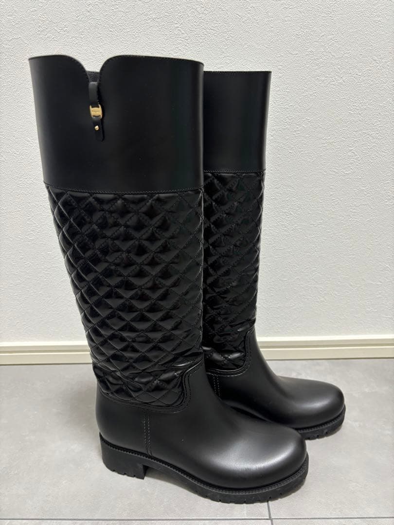 Salvatore Ferragamo ロングブーツ キルティング ヴァラリボン