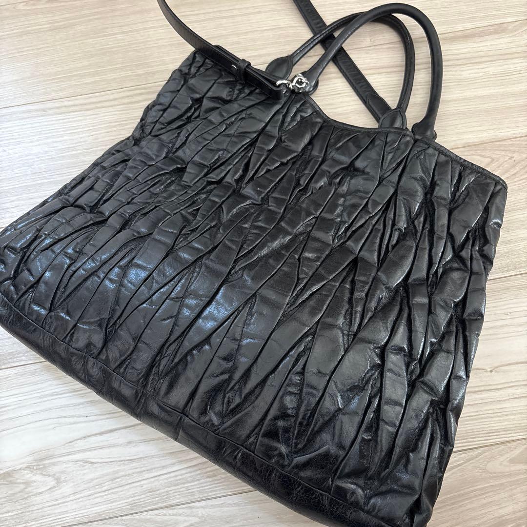 【2万値下げ！】MIU MIU プリーツ加工 ブラックトートバッグ