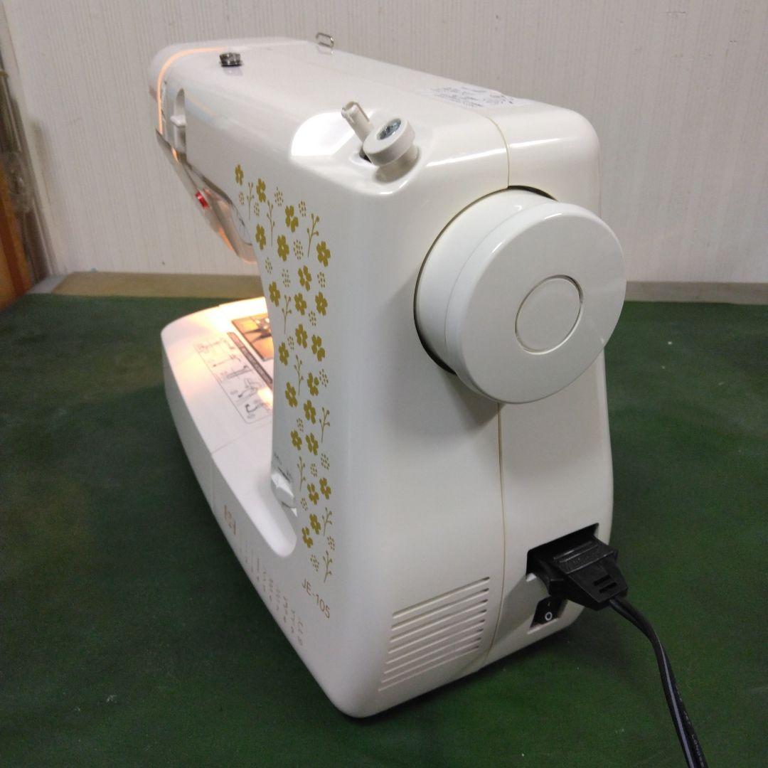 ジャノメミシンJE-105型未使用に近い。