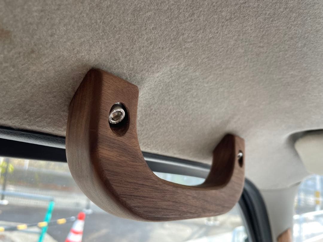 アンティーク調シリーズ ハイエース用アシストグリップ(レッドオーク)3個セット