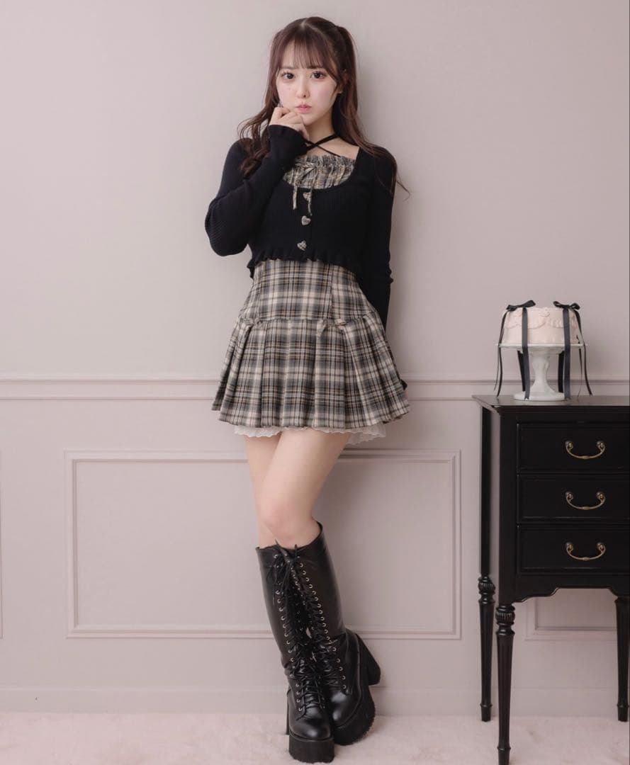 2*可様 【超激レア品！】pium ヨーク切替ハートボタン長袖ニット スカート