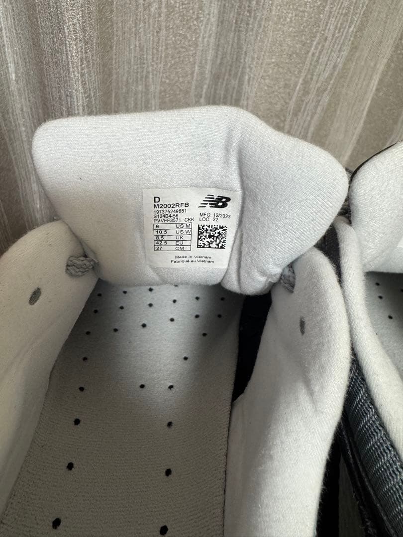 靴 New Balance 2002RFB