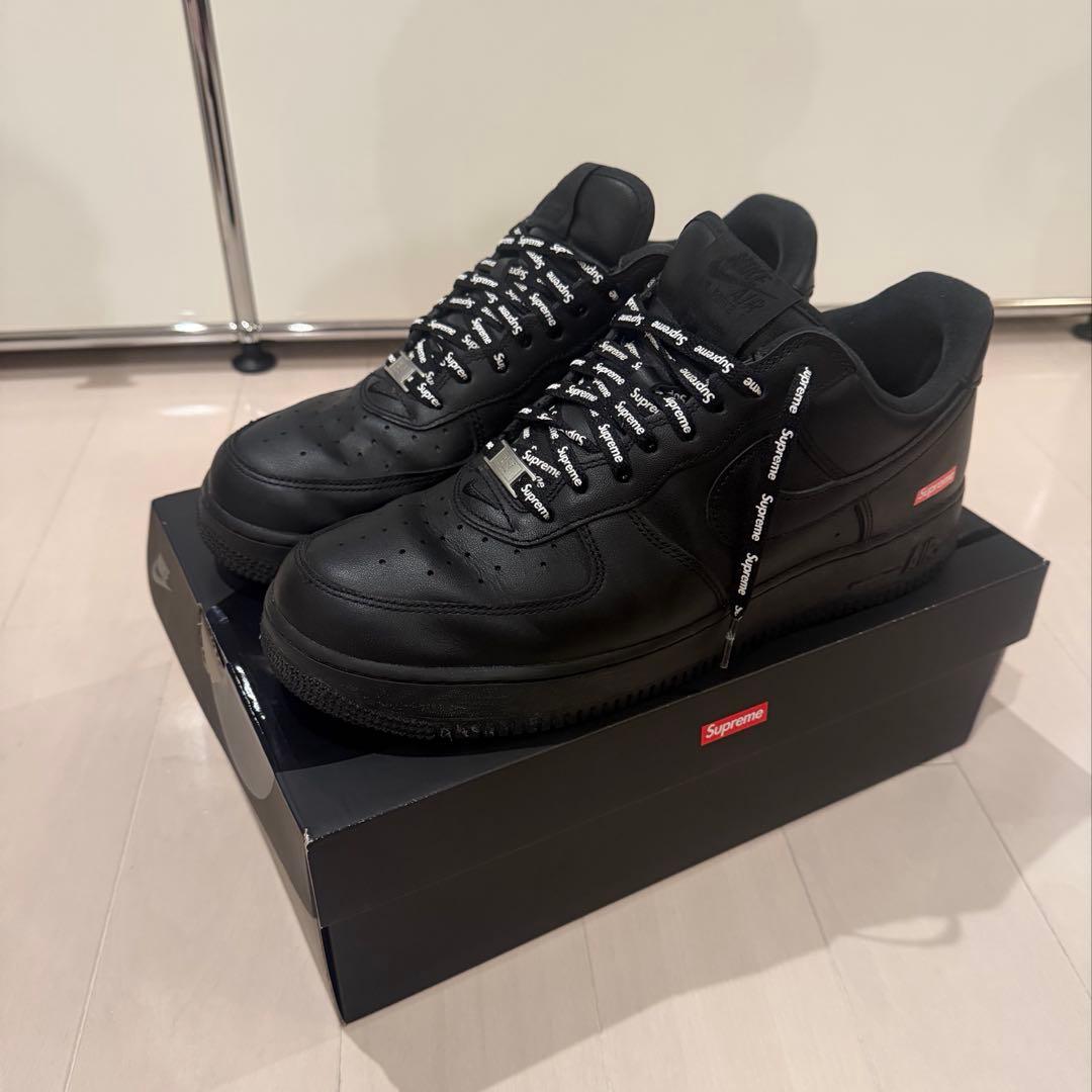 Nike Air Force 1 Low Supreme ブラック