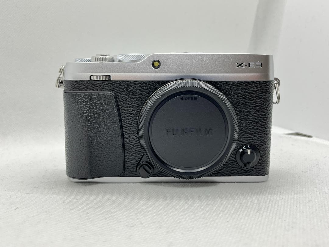 【極美品】フジフイルム X-E3 ボディー fujifilm xe3
