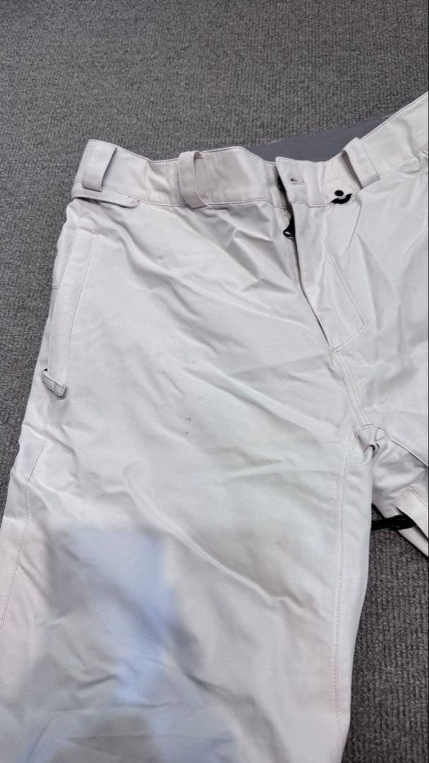 VOLCOM スノーボードウェア パンツ　白