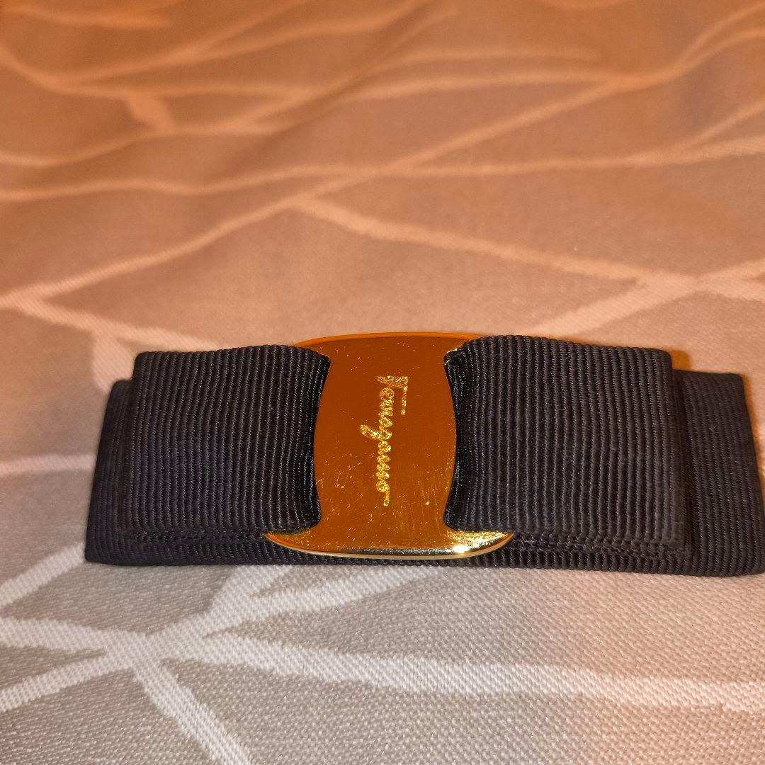 美品 サルヴァトーレフェラガモ リボン バレッタ ダークブラウン ヴァラ