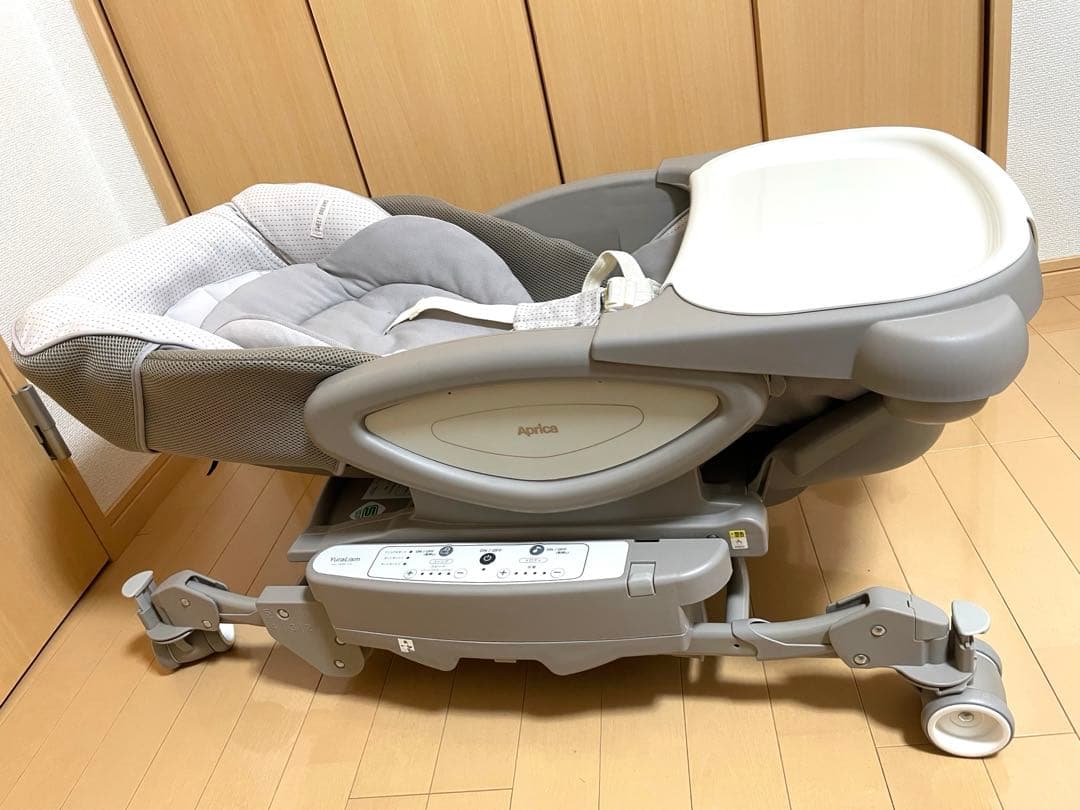 アップリカ　ハイローチェア　ユラリズムオートAC