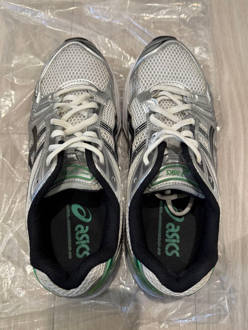 靴 asics GEL-KAYANO14 WHITE/MALACHITE GREEN