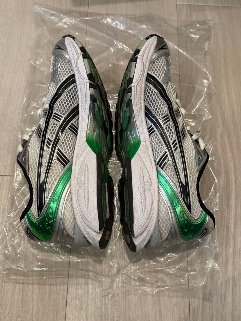 靴 asics GEL-KAYANO14 WHITE/MALACHITE GREEN