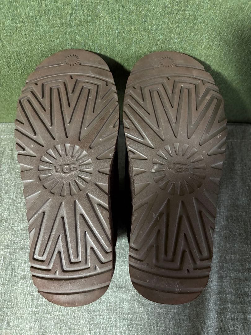 【UGG】ブラウン ショートブーツ ファー付き