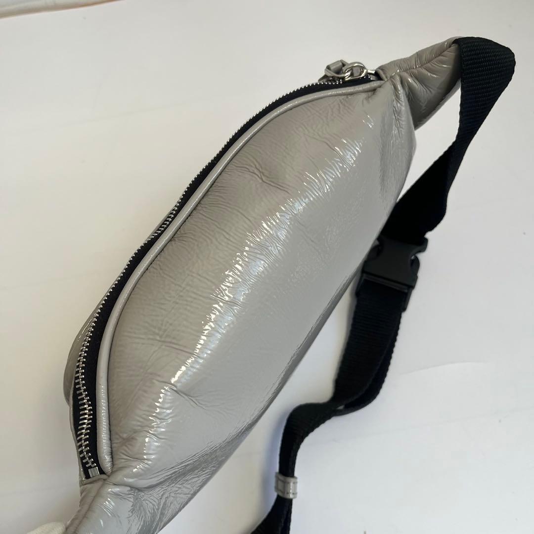 ✨未使用品✨　MARNI ウエストポーチ　パテント　エナメル　グレー　近年モデル