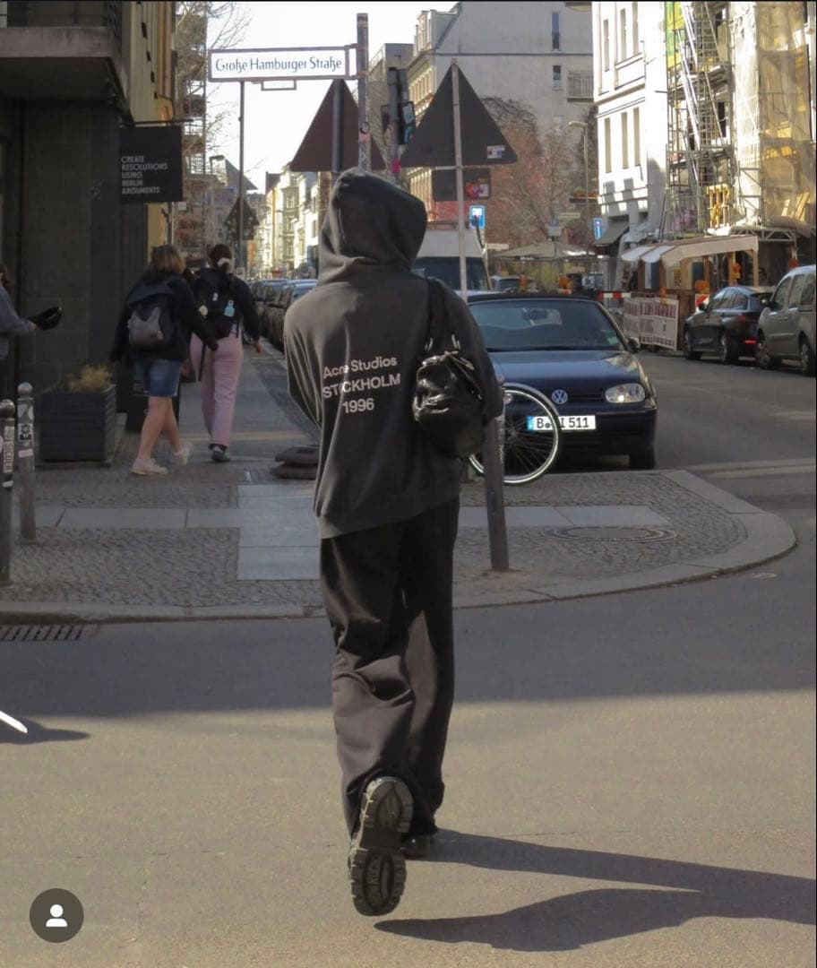 Acne Studios ロゴフーディセーター