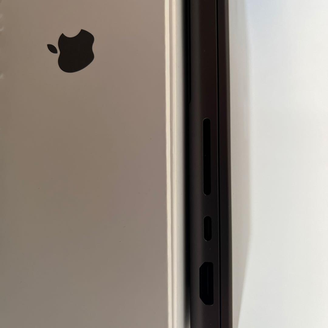 MacBookPro 14インチ M3Pro メモリ18GB/1TB【超美品】