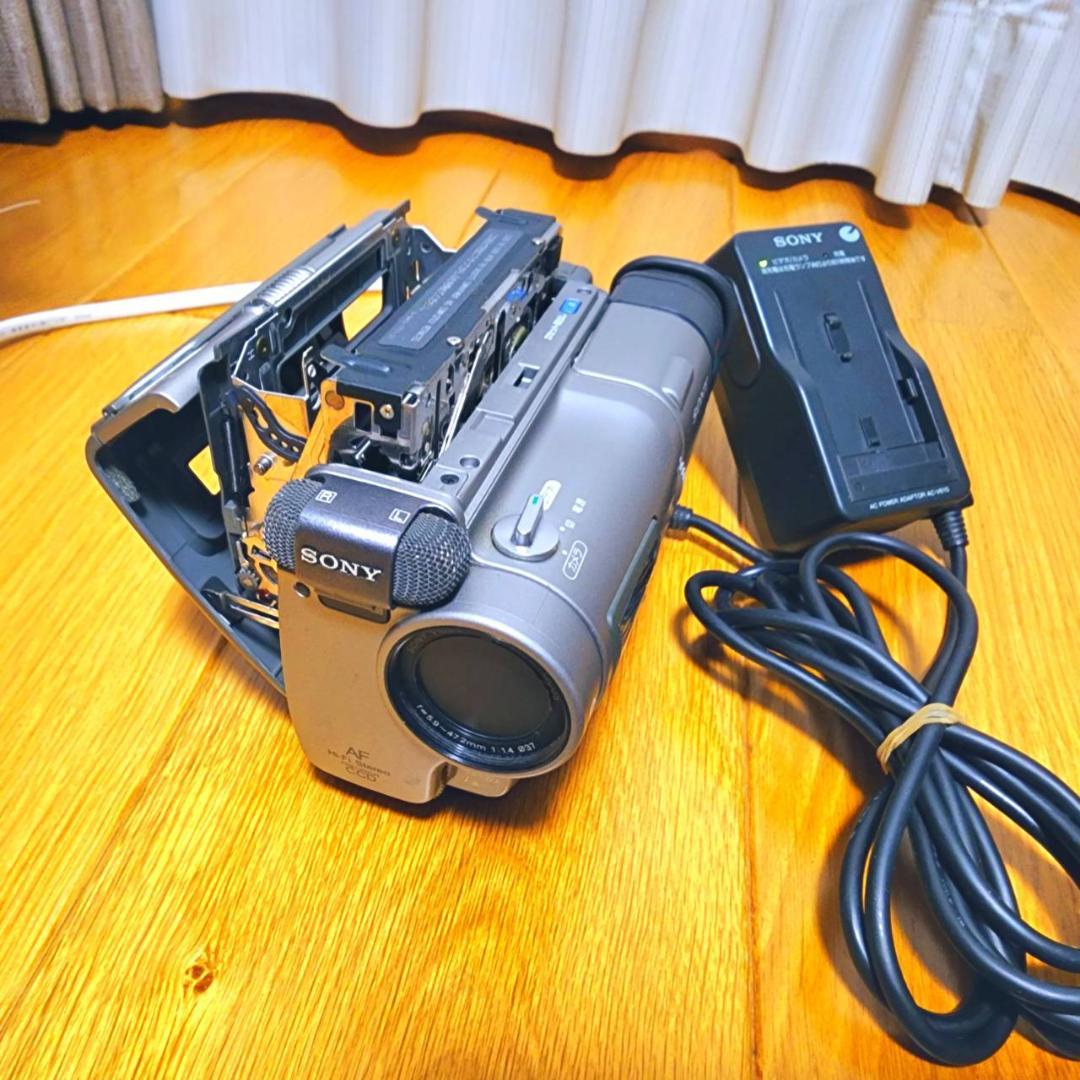 【動作確認済】 SONY Hi8 高画質 ビデオカメラ CCD-TR1 セット