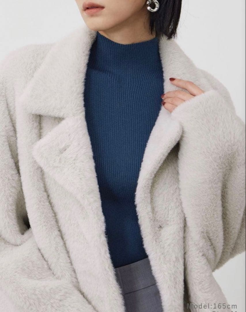 プラステ　フェザーヤーンニットコート