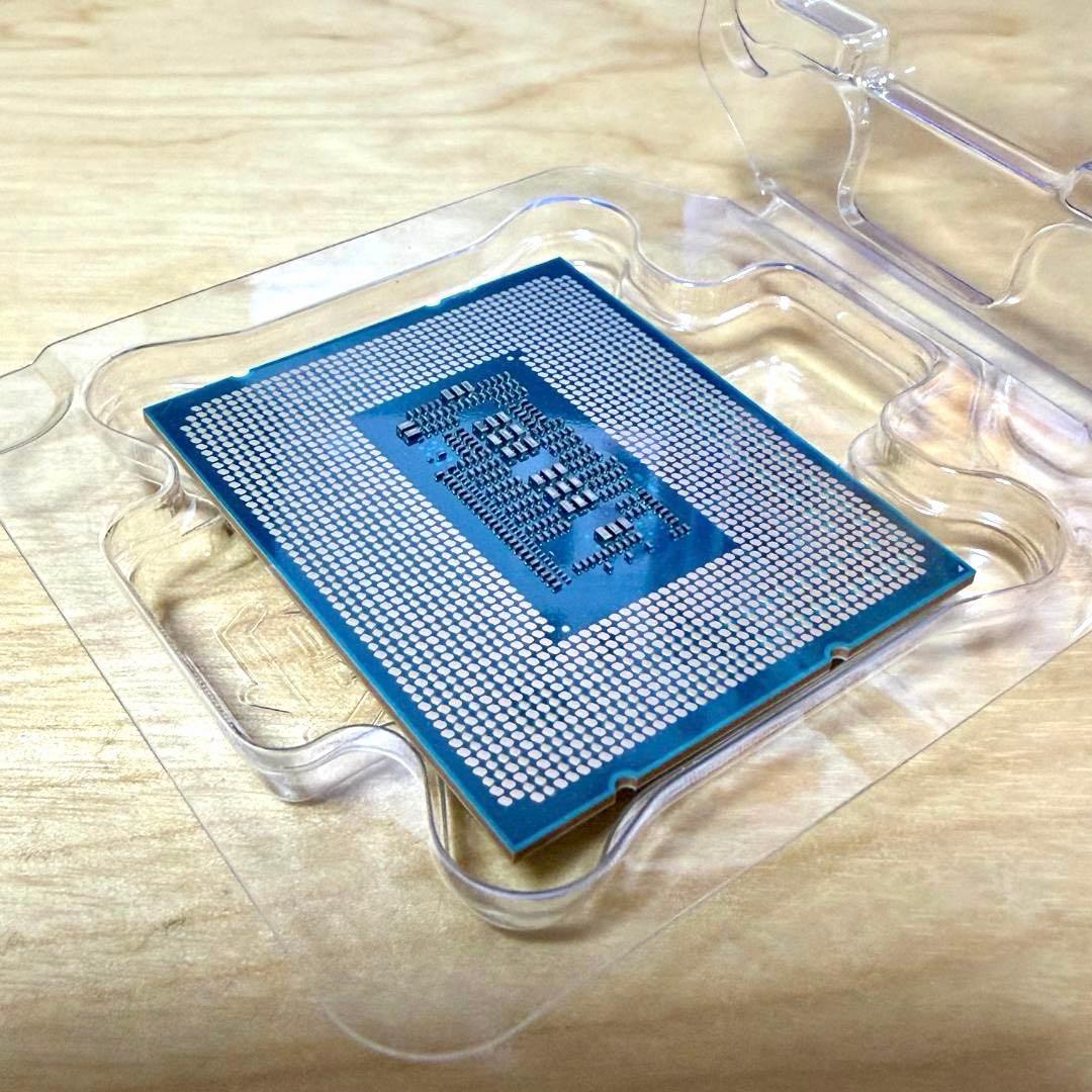 Intel Core i7-12700KF CPU (LGA1700) 定格運用