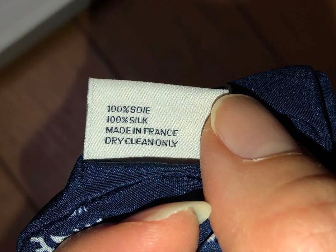 CELINE ネイビー シルクシュシュ