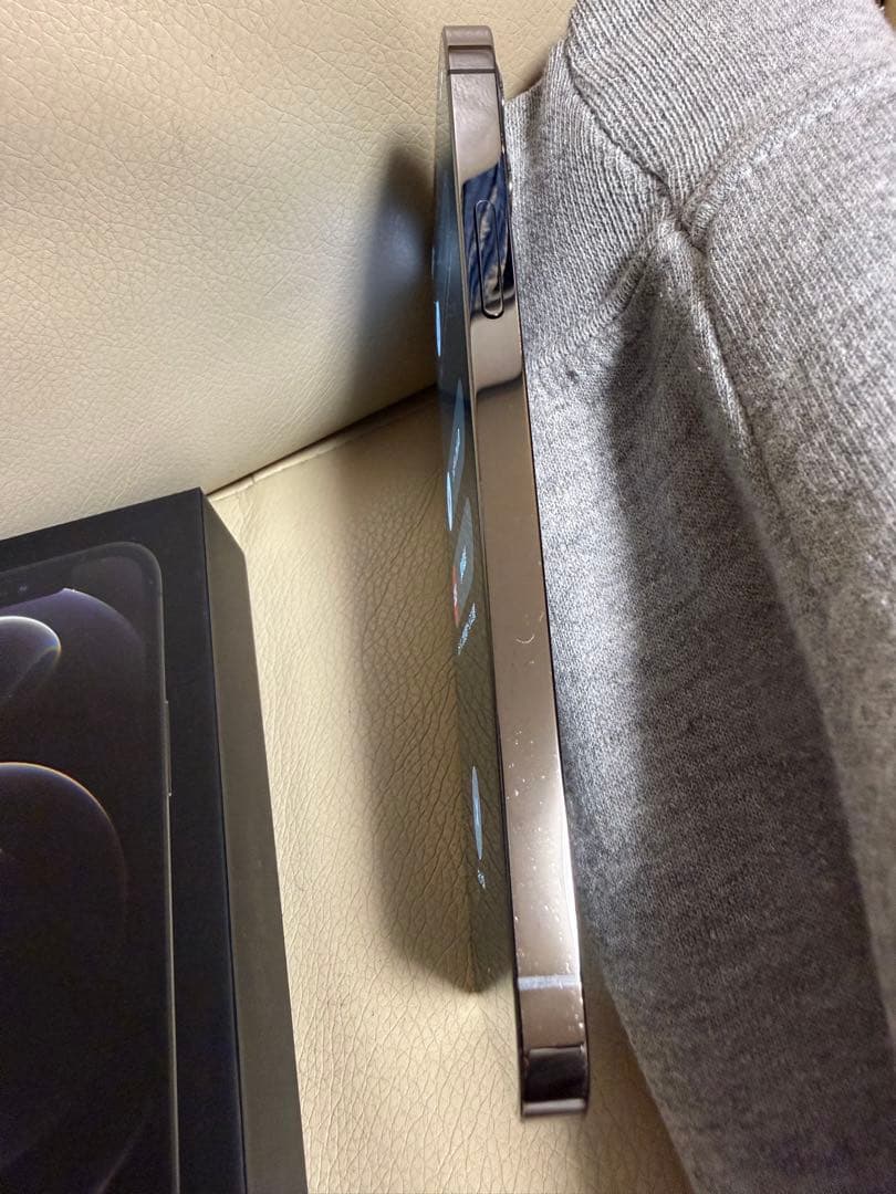 美品 iPhone 12 Pro グラファイト 本体256GB