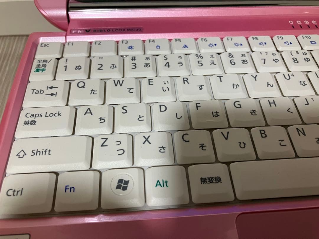 激レア　ノートパソコン モモエリコラボ限定モデル FMVLMG30PK