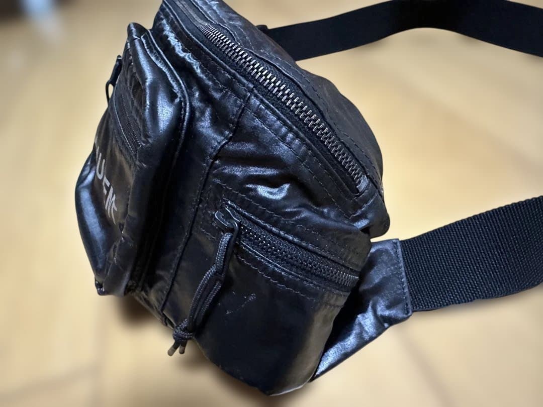 サンローラン　ボディバック