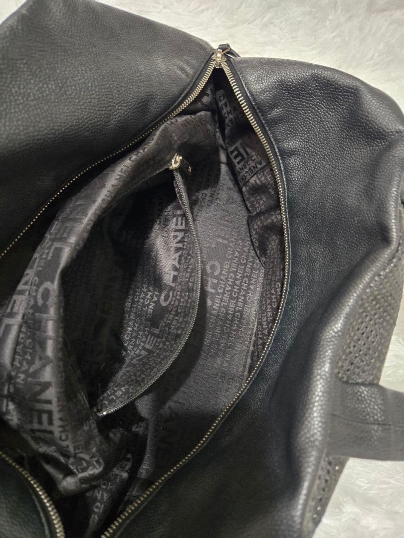 CHANEL パンチングレザーデカココバッ